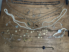 1 lb 3 oz Vintage Costume Jewelry Lot