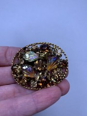 Aurora boreal brooch pin carved shells prong set Signed￼ Australia Browns C4￼