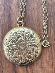 Victorian Floral Round Engraved Locket Necklace 18” Chain Gift for Her