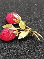 Vintage Austria Strawberry Brooch Frosted Red Glass Fruit Rhinestone Pin