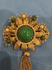 Vintage gold tone faux jade dangle chain tassel designer runway brooch pin