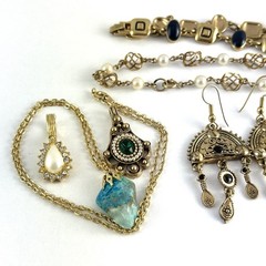 Lot Of Vintage Jewelry Avon Monet JJ 1986 Regenc, Gold Plated, & Other Unsigned