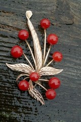 Vintage 10kt+ Rose Gold & 6.4mm Coral Pin / Brooch – 8.6g.