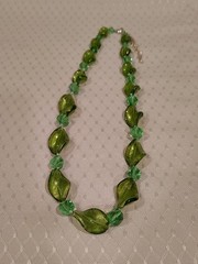 VTG Peridot Green Celluloid Beads Necklace 22″ Long