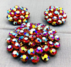 Excellent Vintage Deep Pink Aurora Borealis Domed Brooch & Clip Back Earrings