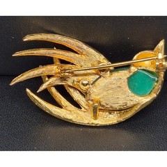 Vintage Bird Brooch Woman Gold Tone Green Cabochon Red Eye Textured Feather Pin