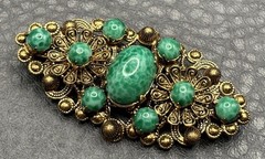 Vintage Speckled Peking Style Filigree Brooch Green Gold Tone Pin