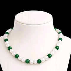 Vtg Beaded White Pearl & Green Jade Or agate Bead Necklace Lobster Clasp, 18 I