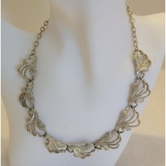 Sarah Coventry Necklace Vintage Silver Tone Scroll Leaf Link Choker MCM Jewelry