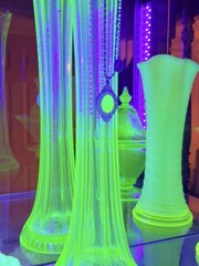 Anne Koplik Uranium Glass Opalescent Pendant Necklace UV Reactive Made USA