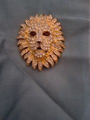 Kenneth lane , vintage brooch Set With Rhinestones & Goldtone Finish 2″ X 1 1/2″