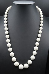 Vtg White Acrylic or Resin Bead 21″ Princess Length Strung Statement Necklace