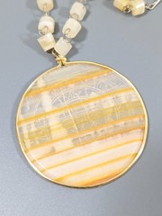 VTG Etched Mayan Sun God Medallion Pendant Neckalce Agate beads 22 in