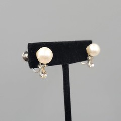 Vintage Faux Pearl Clear Rhinestone Clip on Earrings Silver tone Screw Back 3/4″