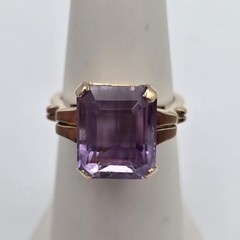 Vintage 14K Yellow Gold Emerald-Cut Amethyst Mid-Century Style Ring Size 5.25