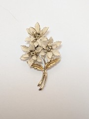 Vintage Gold & Ivory Metal Flower Brooch Pin