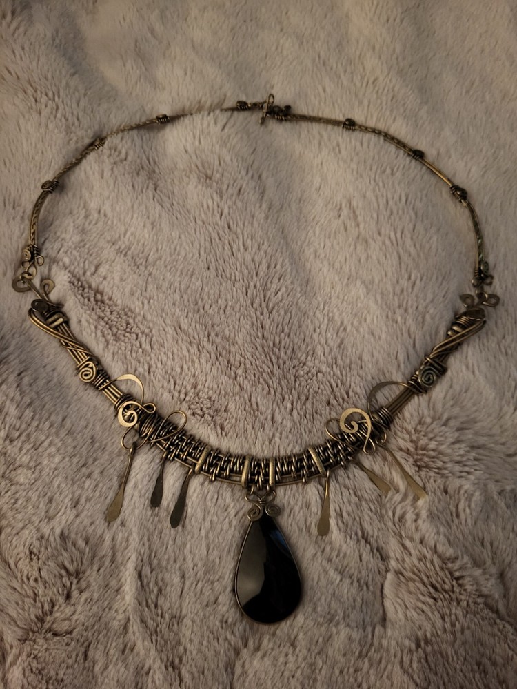 VINTAGE RAW NATURAL BRASS NECK WIRE CHOKER NECKLACE ONYX STONE
