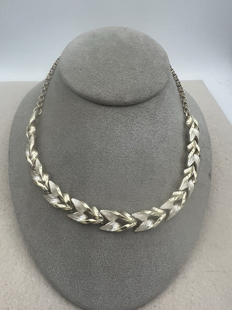 VINTAGE Gold and Silver Two-Tone Textured Articulated Leaf Link Choker Necklace