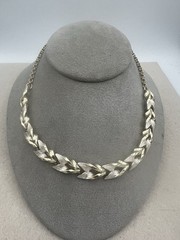 VINTAGE Gold and Silver Two-Tone Textured Articulated Leaf Link Choker Necklace