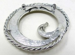 Silver Circle Pin with Swirl 2in Brooch Scarf Holder Twisted Edge US Seller us