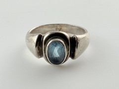 Vintage Sterling Silver Oval Cut Blue Topaz Ring 925 Size 5.5 Weighs 3.6g