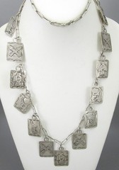 AMAZING 34″ NAVAJO STERLING NECKLACE W/ 15 DOG LUGGAGE TAG DOGTAG CHARMS – 75G