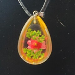 Vtg Acrylic Lucite Pink Flower Teardrop Pendant Necklace 18″ Black Cord