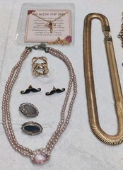 Lot Of Estate Costume Jewelry, 15 Pcs