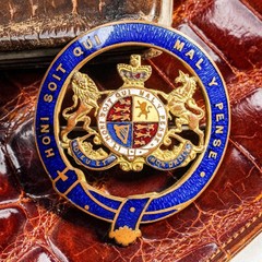 English Antique Hand Painted Enamel Royal Coat of Arms Brooch Pin Armorial