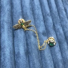 Vintage Delicate Bee Chain Brooch Women’s Fashion Brooch Pin Gift
