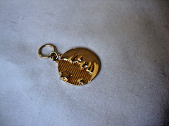 VINTAGE 1980s STARS & SLEEPY MR CRESCENT MOON GOLD TONE PENDANT MADE IN USA