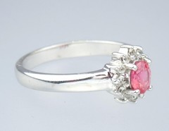 Beautiful Vintage Estate Solid 9K White Gold Red Spinel Floral Ring Size 7