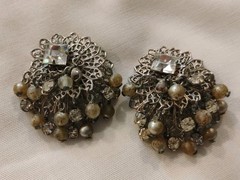 Eleven Pair Lot Vintage Clip On Earrings Mixed Metals Some Signed