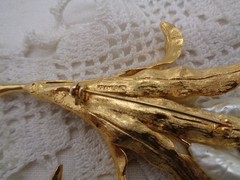 Vintage KRAMER Large Gold Tone & Faux Baroque Pearls Cattails BROOCH