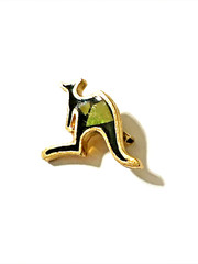 Vintage Australian Opal Kangaroo Brooch Gold Tone Black Enamel Souvenir Pin 1.5″