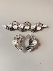 Vintage Signed HATTIE CARNEGIE Gray & Clear Crystal Brooch & Earring Set