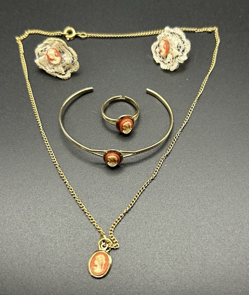 VTG Gold Tone Oval Cameo Jewelry Set Necklace Bracelet Ring Earrings for Child