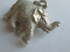 8.4g HEAVY VINTAGE 3D STERLING SILVER LUCKY ELEPHANT CHARM GOOD LUCK