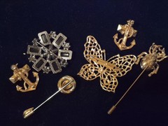 6 Pc Gold Tone Brooch & Stick Pin Lot Butterfly Anchor Spider Rhinestone