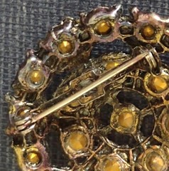 Antique 1⅝” CIRCLE BROOCH ~ 22 0.5mm Topaz Gemstones ~ Gold Tone Domed Setting