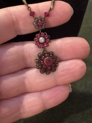 VICTORIAN REVIVAL BRONZE T. TRIPLE DROP LAVALIER NECKLACE PINK RHINESTONES 16”
