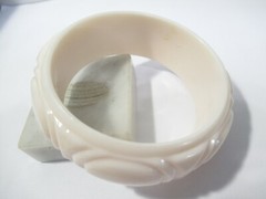 Thick Vintage Raised Ovals Bangle Bracelet Beige