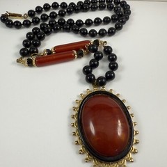 Vintage 90s Acrylic Resin Beaded Oval Pendant Gold Tone Necklace Gold Tone 30″