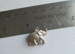 8.4g HEAVY VINTAGE 3D STERLING SILVER LUCKY ELEPHANT CHARM GOOD LUCK