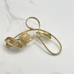 Vintage VTG Gold Tone Brooch Carved Rose Flower Filigree Leaf Pin Floral Signed