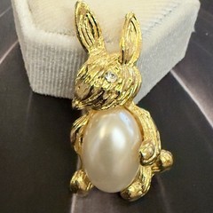 Little Golden Bunny Brooch – Everyone Needs A Bunny! – 1.5″ Tall – #2855