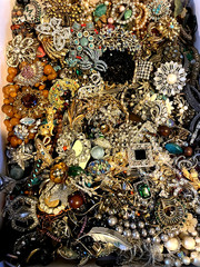 Estate 1 Lb+ Mixed Jewelry Lot Vintage-Modern DIY JUNK CRAFT REPAIR Unsorted