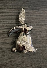 Vintage Silver Tone Bunny Rabbit Clear Rhinestone 1.75” Brooch Pin