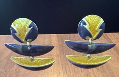 Edgar Berebi Enamel Dangle Earrings – Sculptural Modernist Gold Tone Vintage