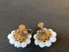 Vtg JAPAN White Milk Glass Round Beaded 7/8” Cluster Screw Back Earrings Floral